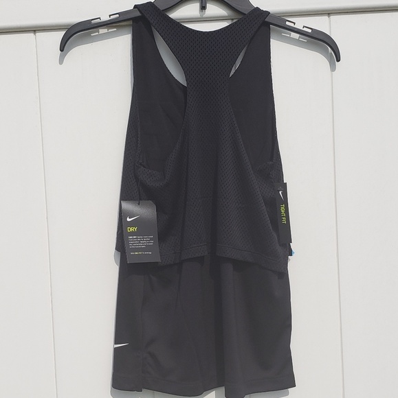 Nike Graphic Training Tank - Picture 3 of 6